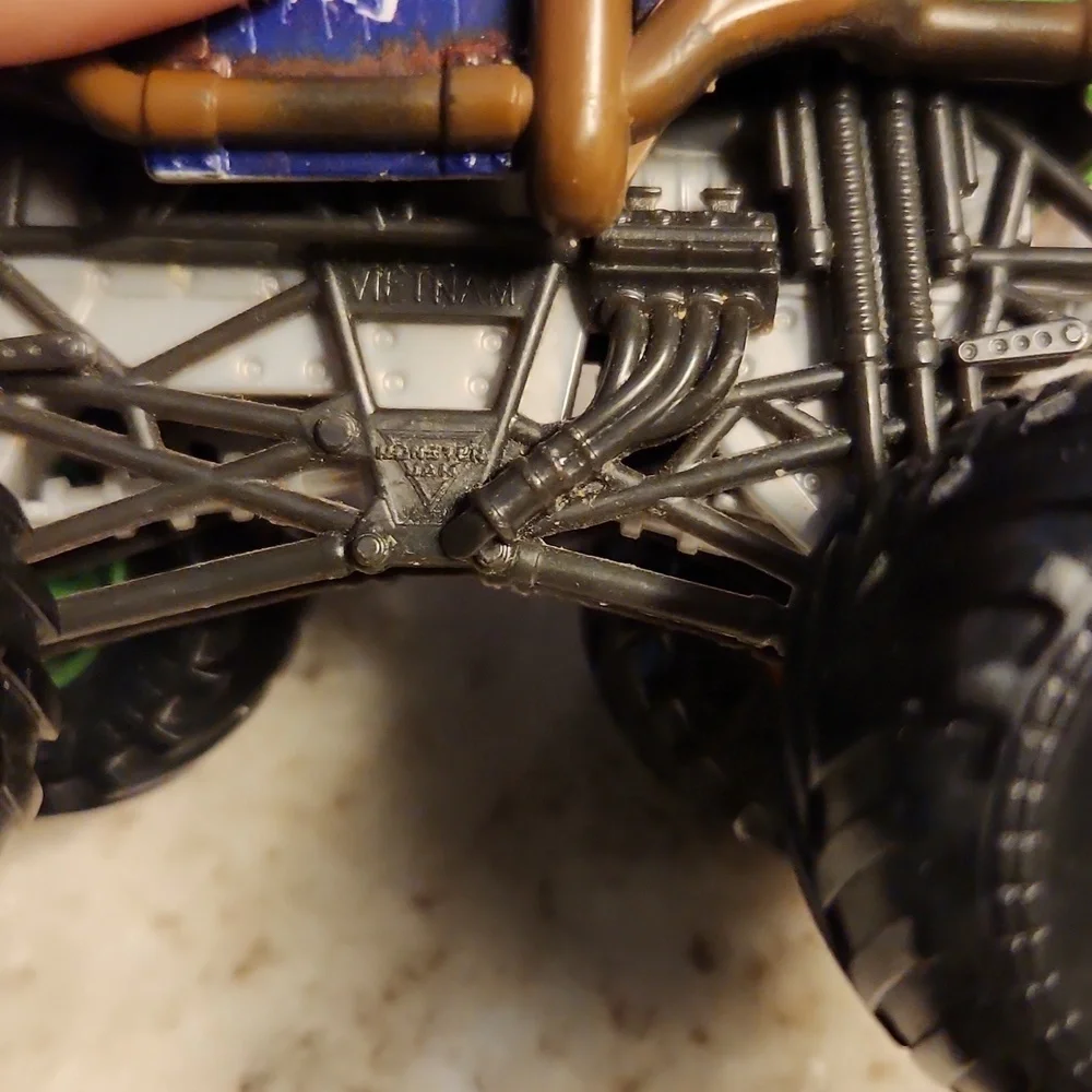 Hot Wheels Monster Jam salvager Monster Truck 1/64 4X4 truck